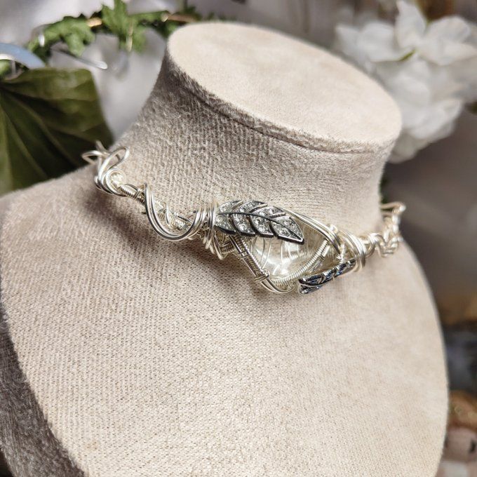 Collier Charms cristal de roche , pierre du Tout