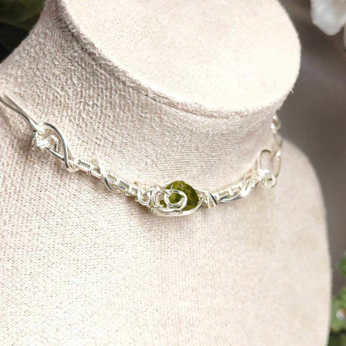 Collier Charms Péridot : pierre des chevaliers