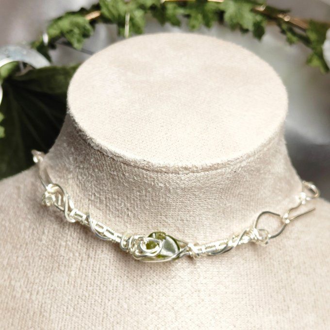 Collier Charms Péridot : pierre des chevaliers