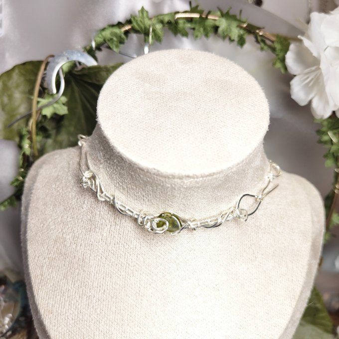 Collier Charms Péridot : pierre des chevaliers