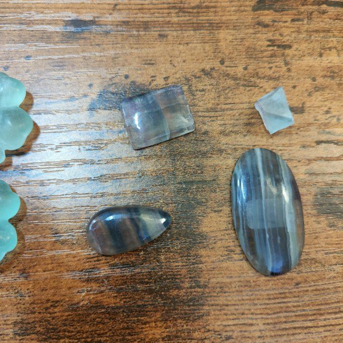 Cabochon fluorite 