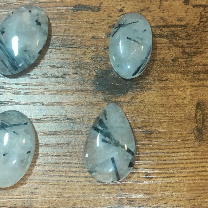  -Quartz tourmaliné 