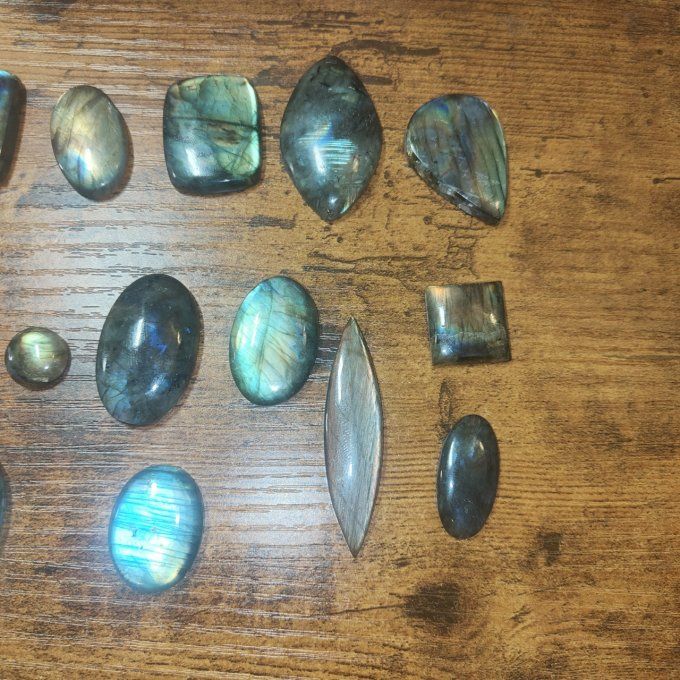 Labradorite couleur ( rose ,jaune verte , turquoise , violet)