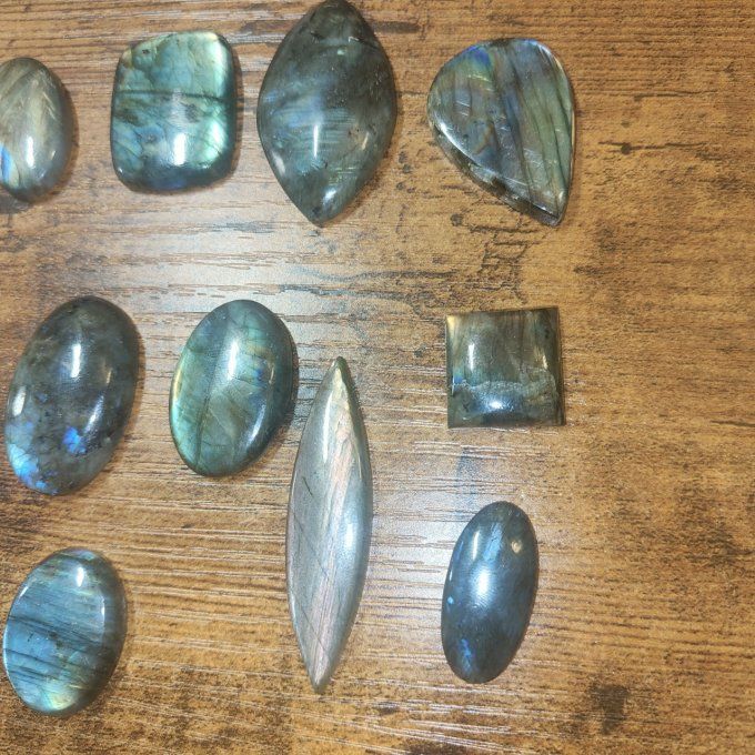 Labradorite couleur ( rose ,jaune verte , turquoise , violet)