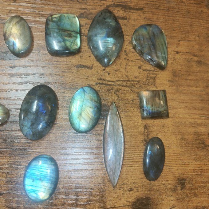 Labradorite couleur ( rose ,jaune verte , turquoise , violet)