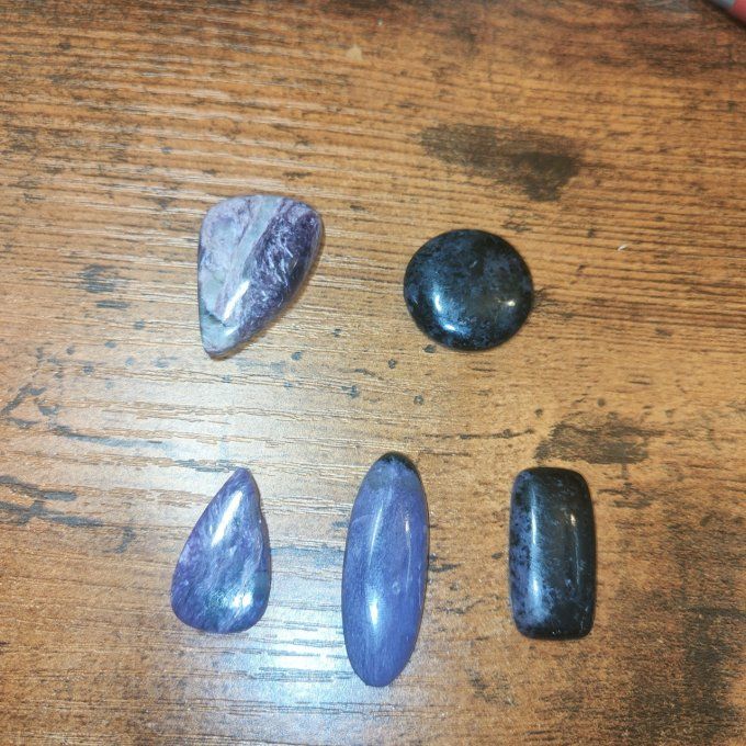 Charoite (+aegeryn)