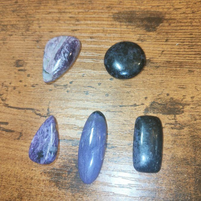 Charoite (+aegeryn)