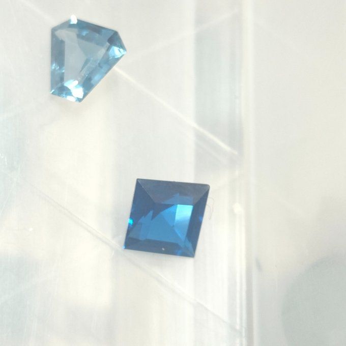 Zircon bleu  forme cercueil 6 mm