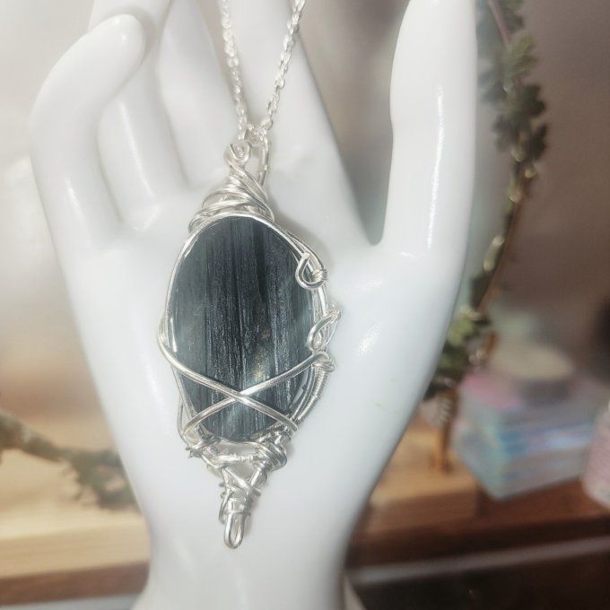Tourmaline noir semi brut -shorl - Madagascar✨ La Pierre de Protection magnetique✨