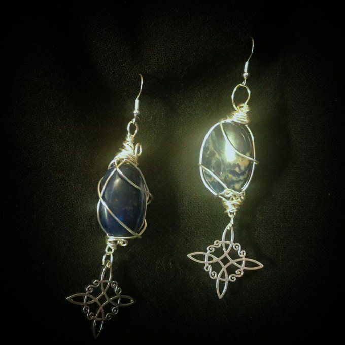 Boucles d'oreilles sodalite croix sorcière 