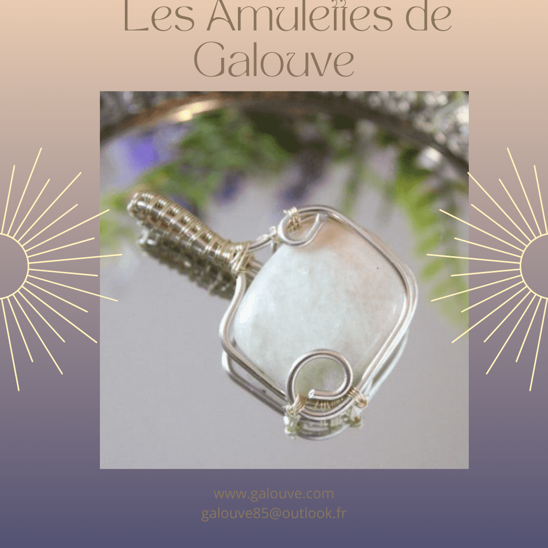 Amulette Apophyllite sur stibine