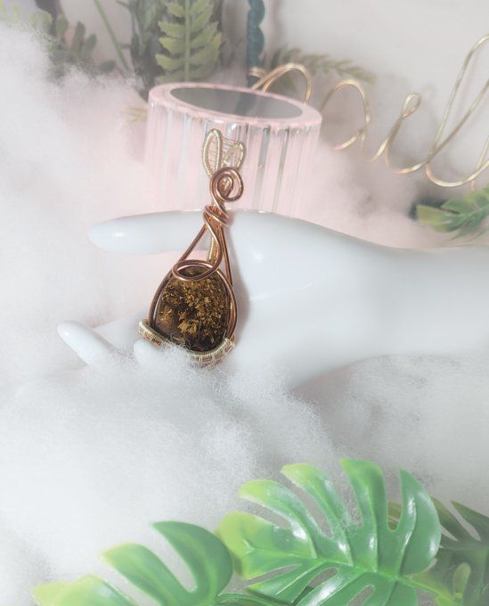 ✨ Bronzite – Pierre de Paix intérieure et de Bien-être ✨