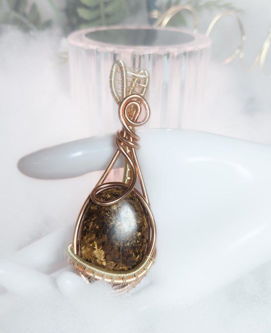 ✨ Bronzite – Pierre de Paix intérieure et de Bien-être ✨