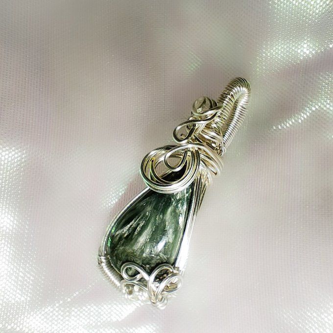Seraphinite✨ L’Amulette d’Éveil et de Libération ✨promo