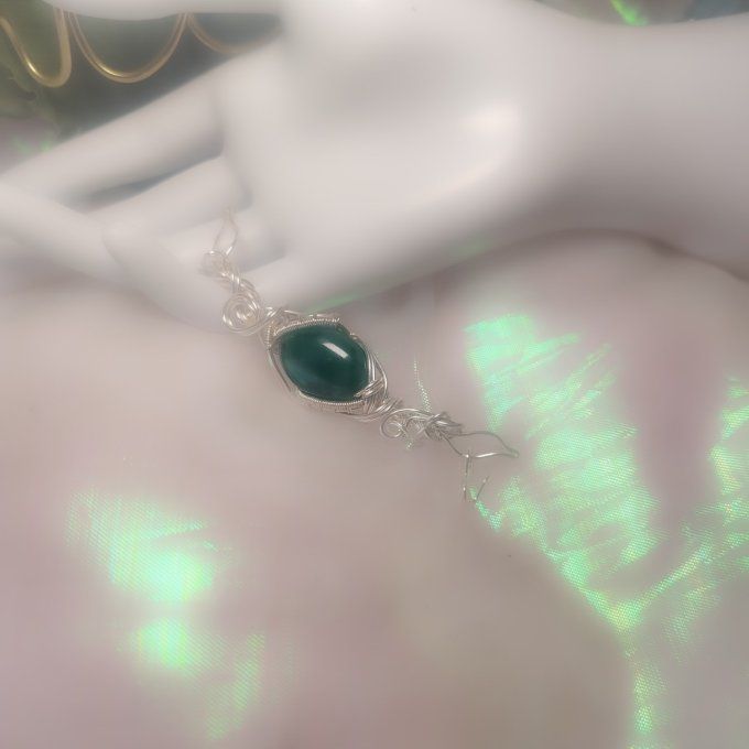 Collier Charms  Onyx verte :pierre des cœurs bléssés