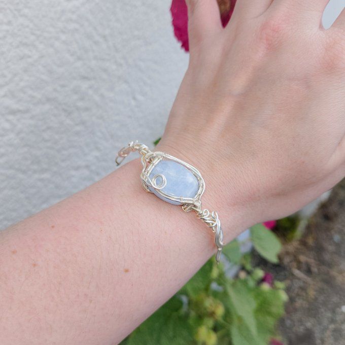 Collier Charms calcite bleu : pierres des familles heureuses