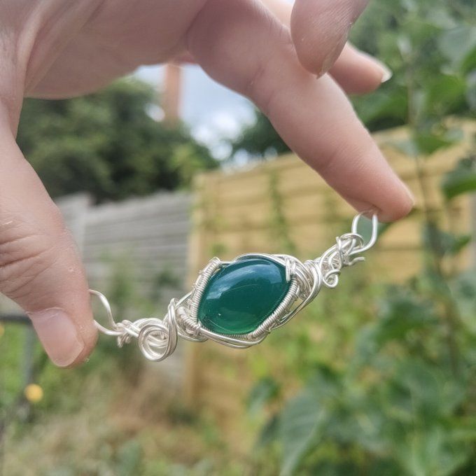 Collier Charms  Onyx verte :pierre des cœurs bléssés