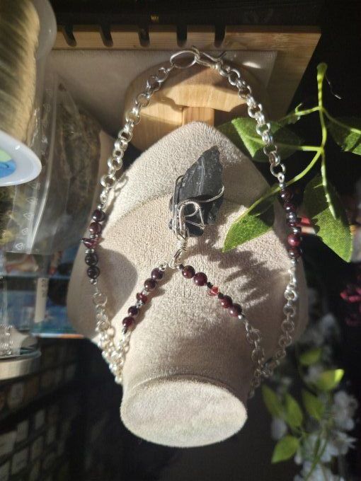 Collier grenat silex Hematite