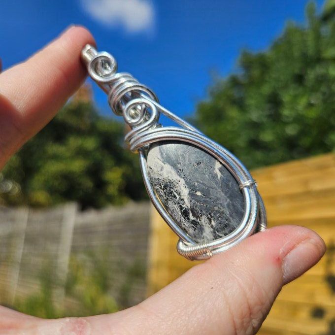 Amulette en Kämmerite – ✨Pierre de Libération Spirituelle✨