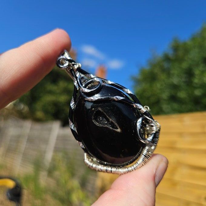Amulette Onyx Druzy ✨- Protection et Éloignement des Vibrations Négatives ✨