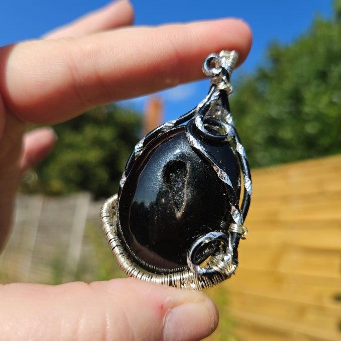 Amulette Onyx Druzy ✨- Protection et Éloignement des Vibrations Négatives ✨