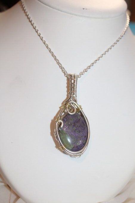 Amulette Atlantisite ( purpurite serpentine )