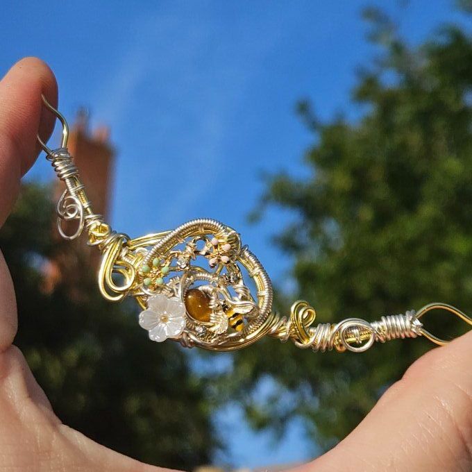collier  Charms oeil de tigre :la pierre féline 