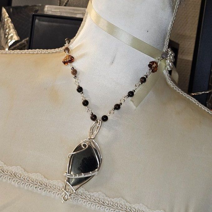 Collier Elwyr :✨ Mer de la tranquillité.