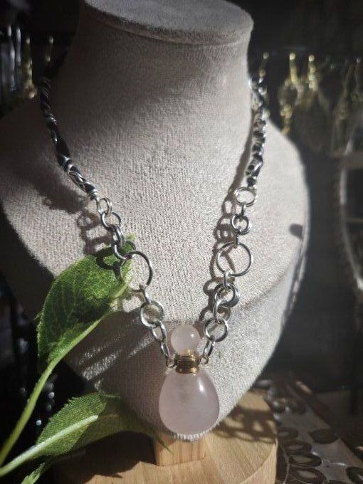 Collier Fiole  parfum ronde  Quartz rose 