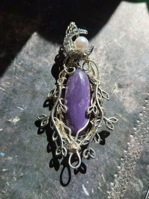 Pendentif lune ✨ Charoïte - Transformation & Libération ✨