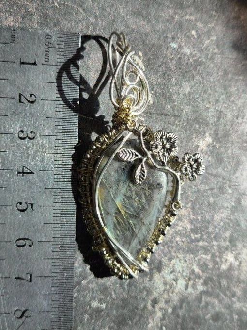 Pendentif Camée Labradorite Vert et Jaune – Style Vintage