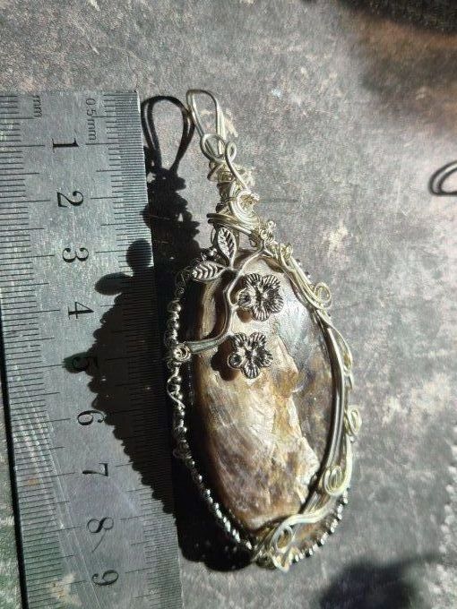 Amulette mica -Lepidolite dorée - bouclier solaire