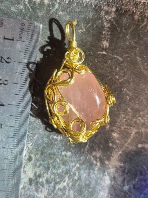 Amulette Quartz rose - pomme poison 