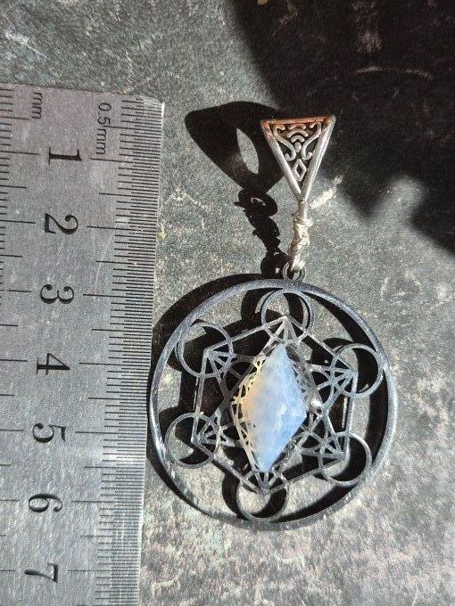 Collier Metatron -Calcédoine violette 