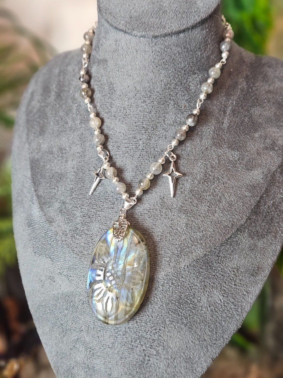 LE COLLIER PARURE 
